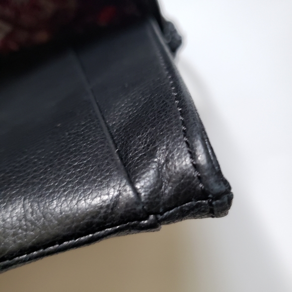 Elliott Lucca Small Black Leather Crossbody Bag - Picture 12 of 14